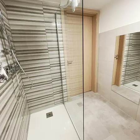Apartma Tonii *